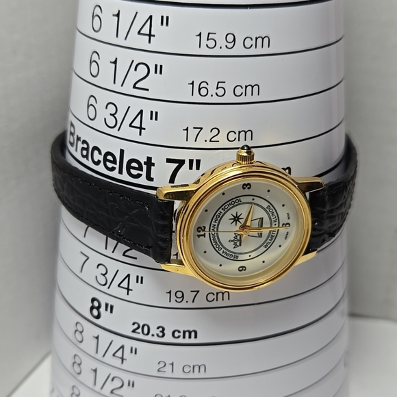 Regina Dominican High School Gold Tone Watch Image Watches New Battery - Picture 6 of 11
